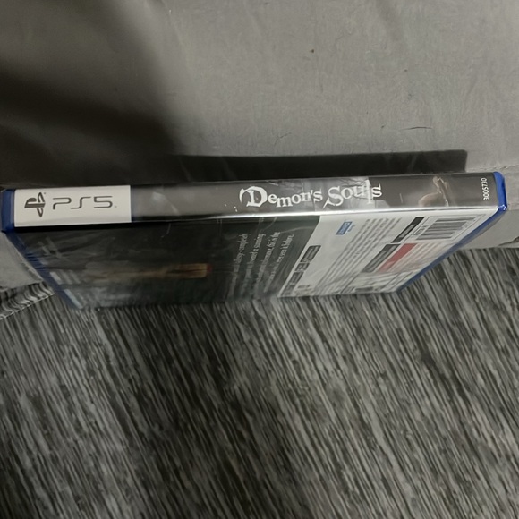 PS5 Demon’s Soul disc game - Picture 4 of 5